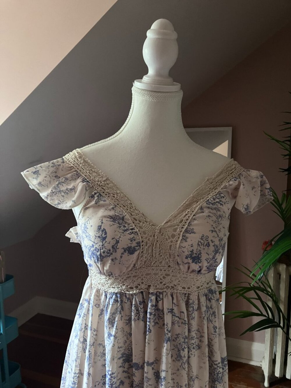 White & blue chinoiserie empire waist long dress cottagecore lace trim - Picture 7 of 9